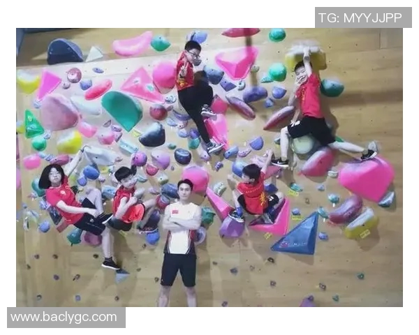 杭州攀岩队在极限运动嘉年华中以52分领先其他队伍展现强大实力