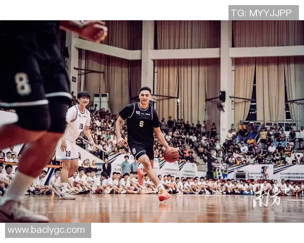 足球明星与篮球迷的跨界交流与热爱碰撞的精彩瞬间 足球明星与篮球迷的跨界交流与热爱碰撞的精彩瞬间